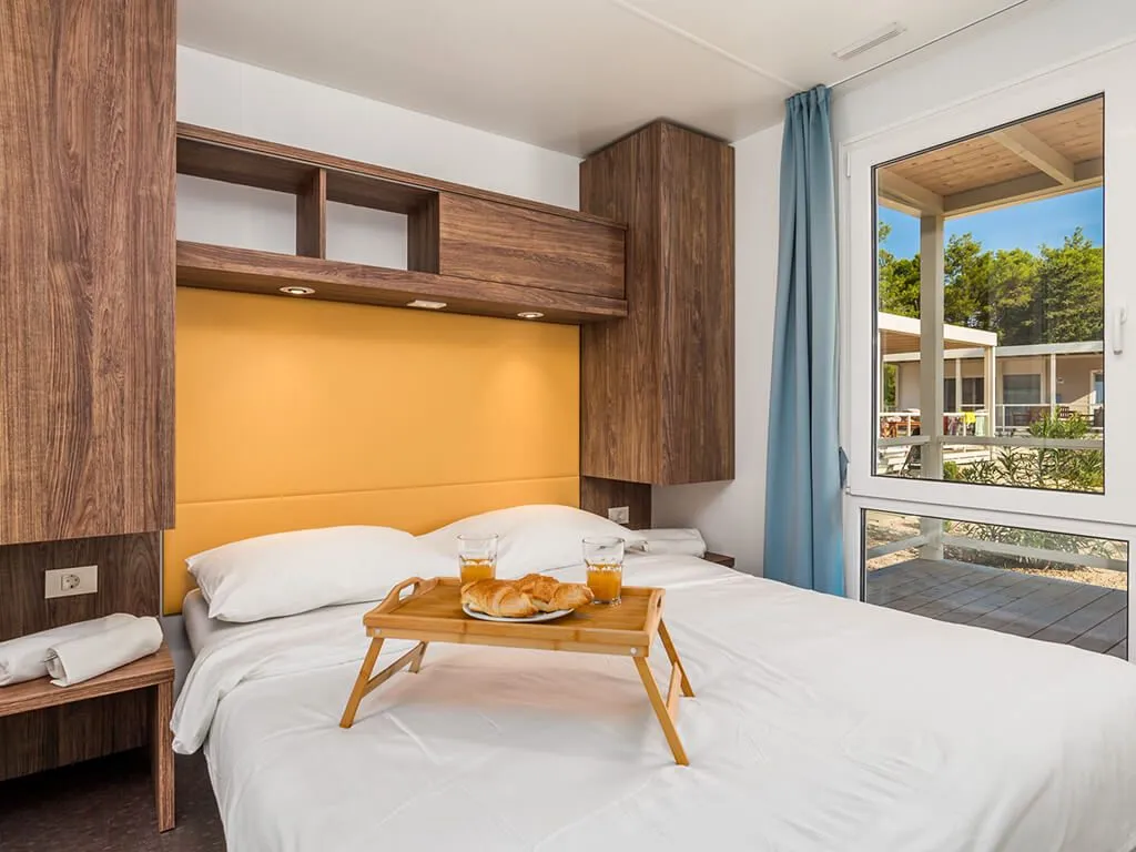 camping-strasko-bedroom-of-mediteran-superior-mobile-home
