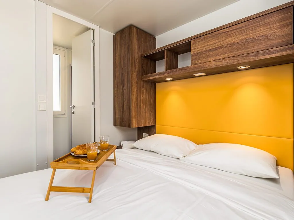 camping-strasko-bedroom-of-mediteran-superior-mobile-home-i