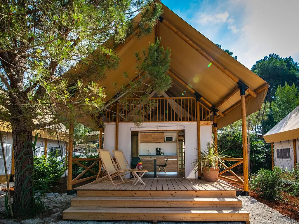 camping-arena-one99-premium-safari-glamping-exterior