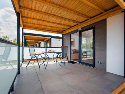 solaris-naturist-camping-resort-studio-comfort-mobile-home-interior-4