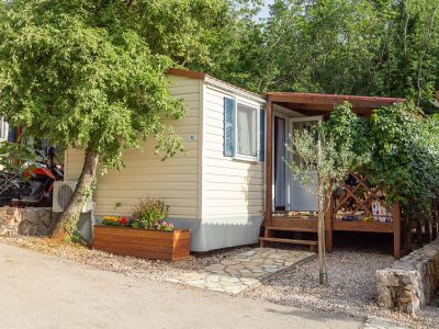 camping-slamni-mobile-home-exterior