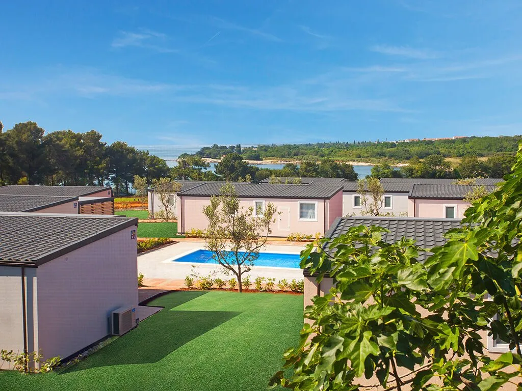 camping-kastanija-novigrad-lavanda-and-olive-mobile-homes-and-pool-exterior-2