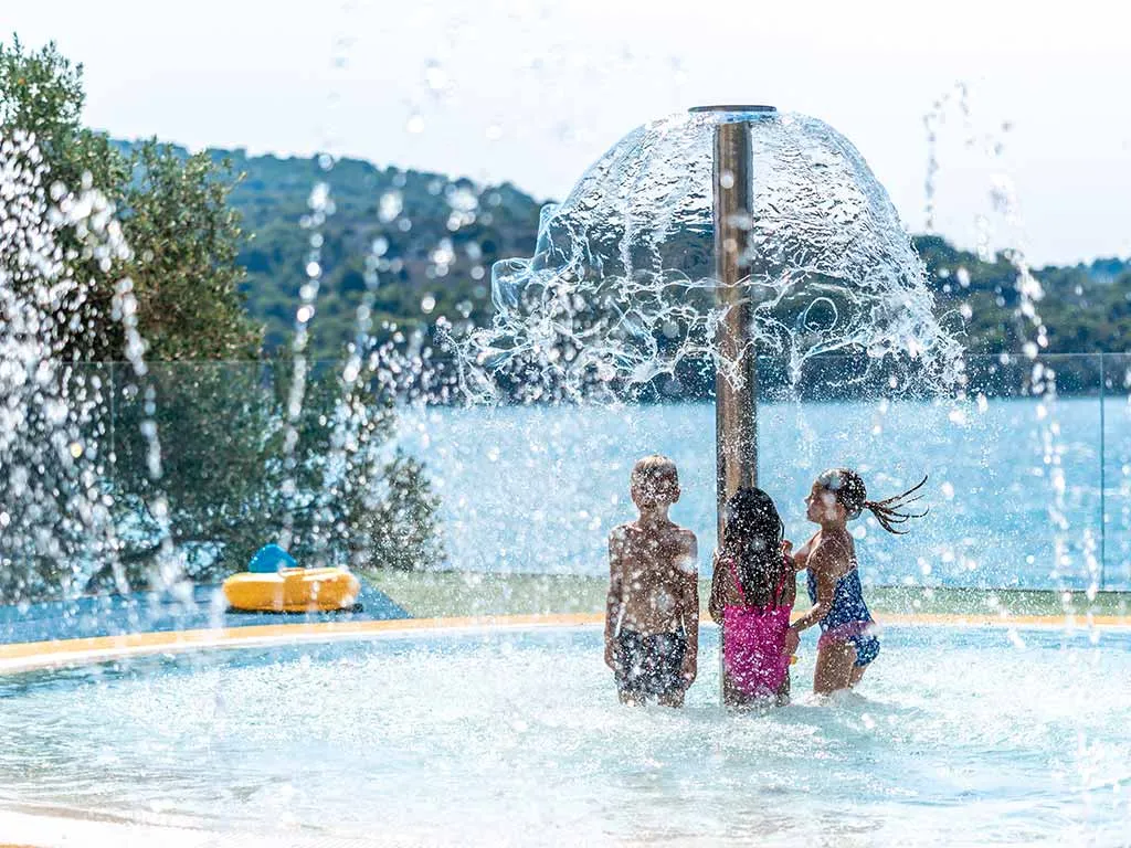 olivia-green-camping-children-pool
