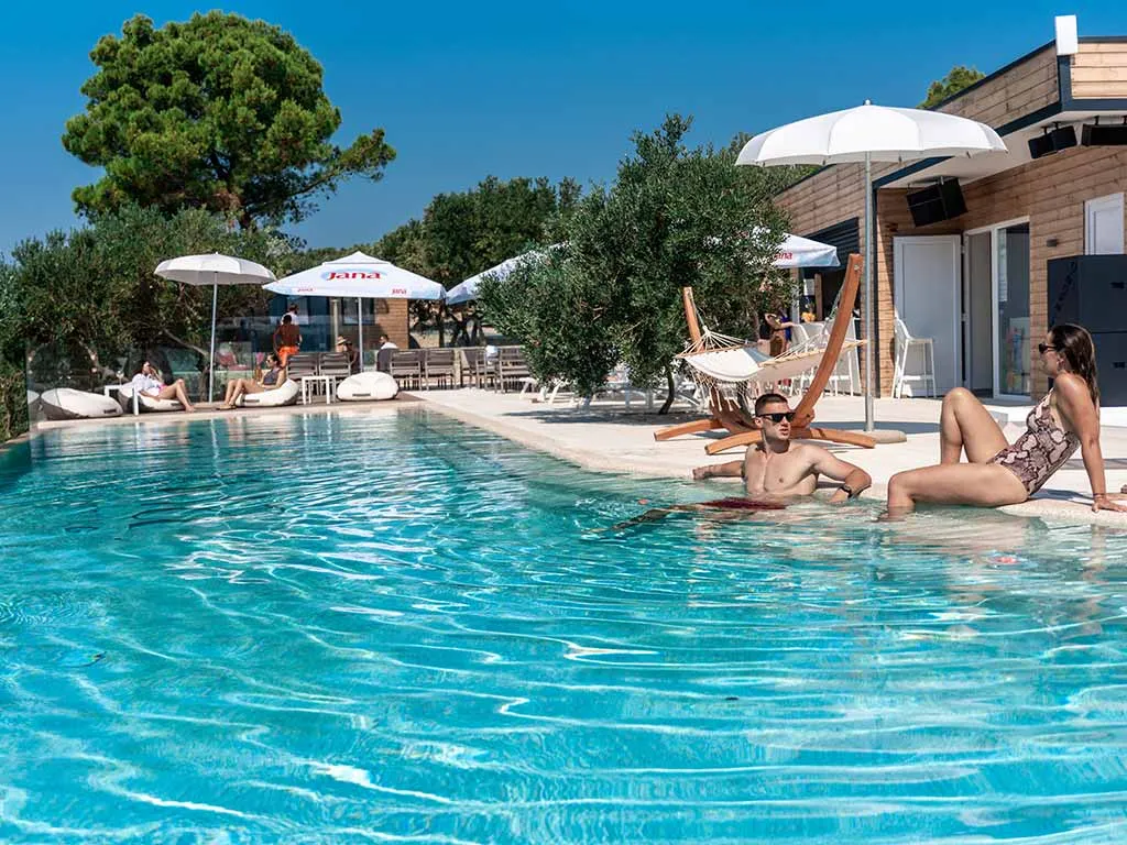 olivia-green-camping-pool