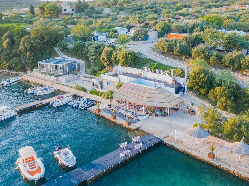 olivia-green-camping-restaurant-airview