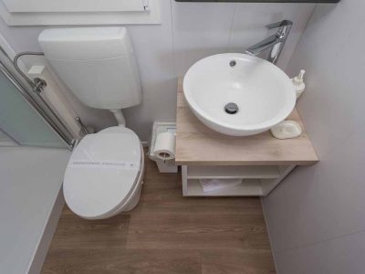 camping-vransko-lake-mobile-home-trend-deluxe-bathroom-3