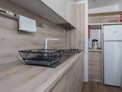camping-vransko-lake-mobile-home-trend-deluxe-kitchen
