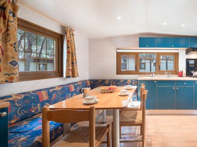 camping-mare-pineta-mobile-home-baia-lux-interior-3
