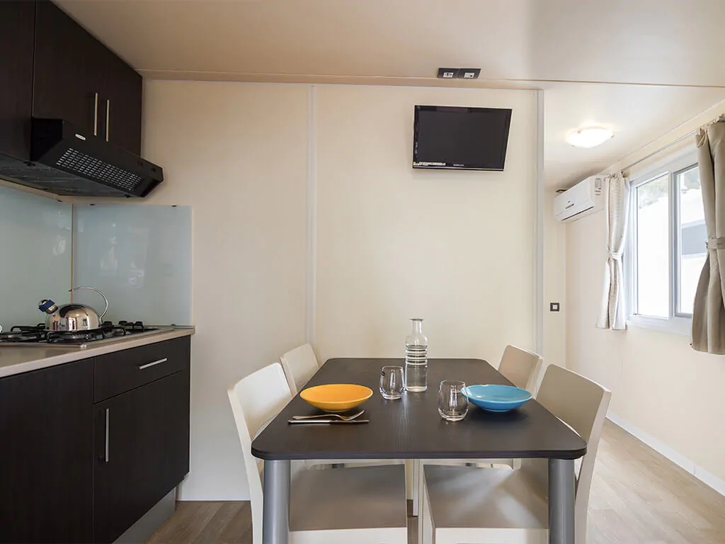 camping-mare-pineta-mobile-home-baia-relax-new-kitchen