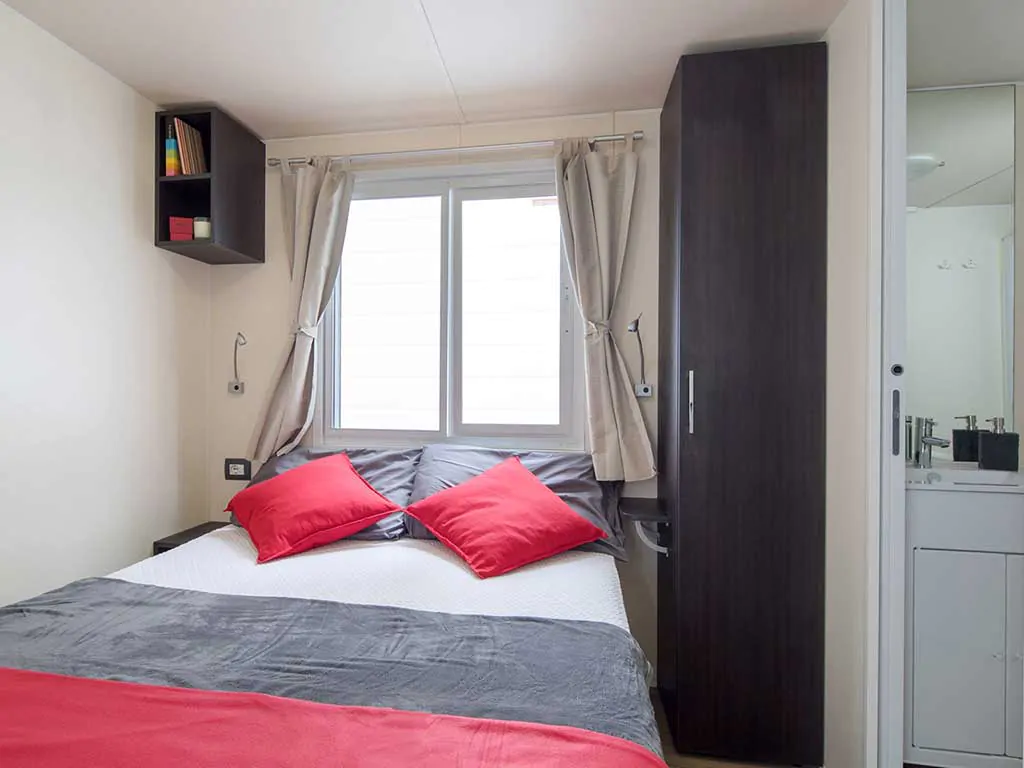 camping-roma-capitol-mobile-homes-baia-relax-bedroom_i
