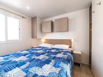 camping-village-cavallino-mobile-home-baia-revolution-bedroom-3