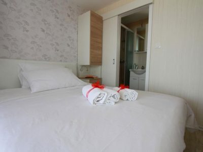 campsite-galeb-mobile-home-relax-2-row-interier-bedroom-i