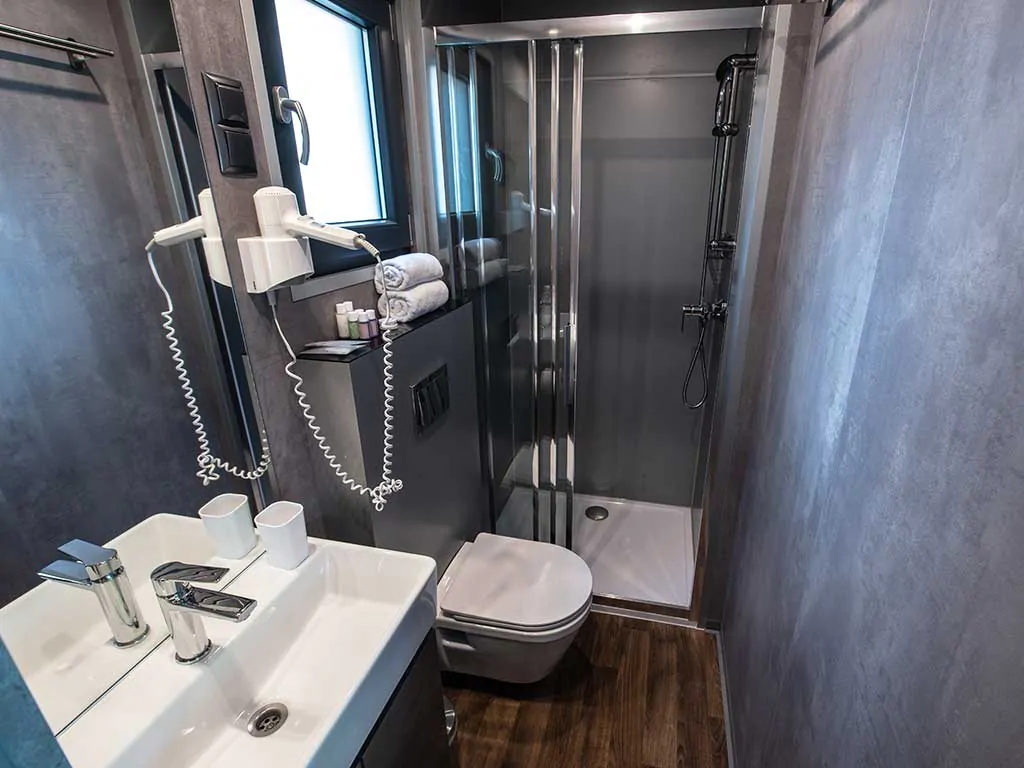 campsite-selce-adrialux-mobile-homes-bathroom-2