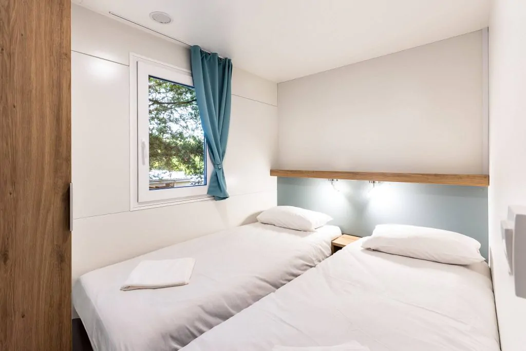 camping-bijela-uvala-premium-lounge-bedroom-ii1
