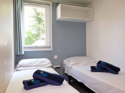 mobile-home-happy-premium-bedroom-10