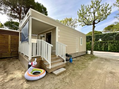 union-lido-park-resort-estivo-compact-exterior-front-view