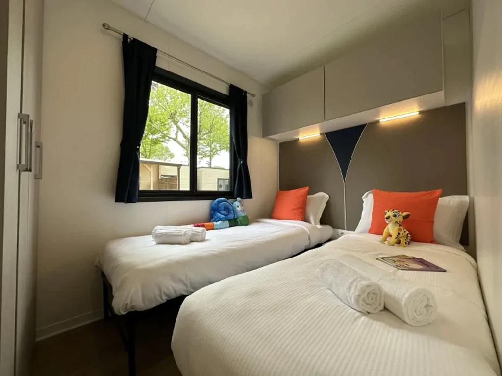 union-lido-park-resort-estivo-special-interior-single-bed