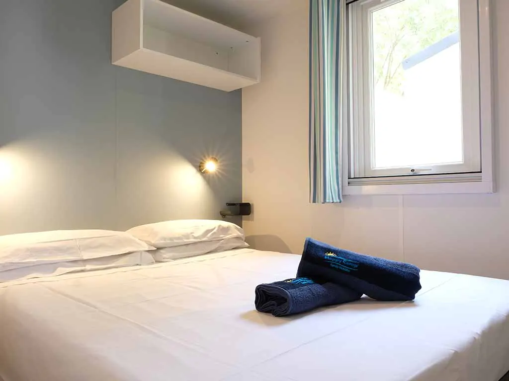 mobile-home-happy-premium-bedroom-2-13