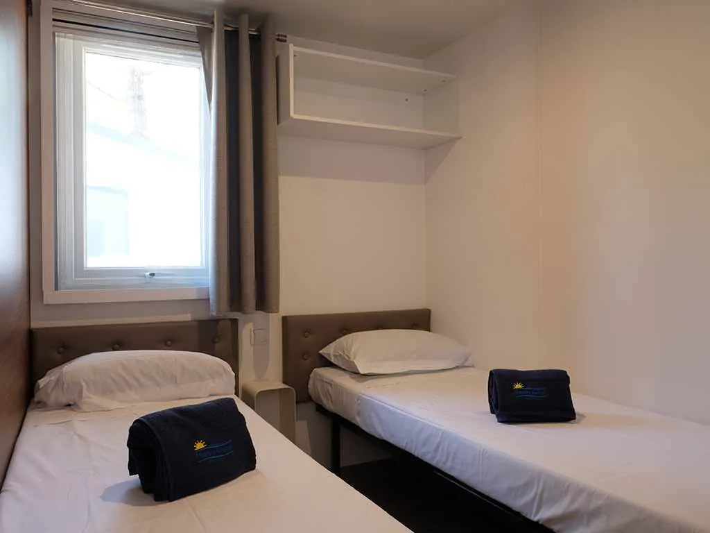mobile-home-happy-premium-suite-bedroom-6-4