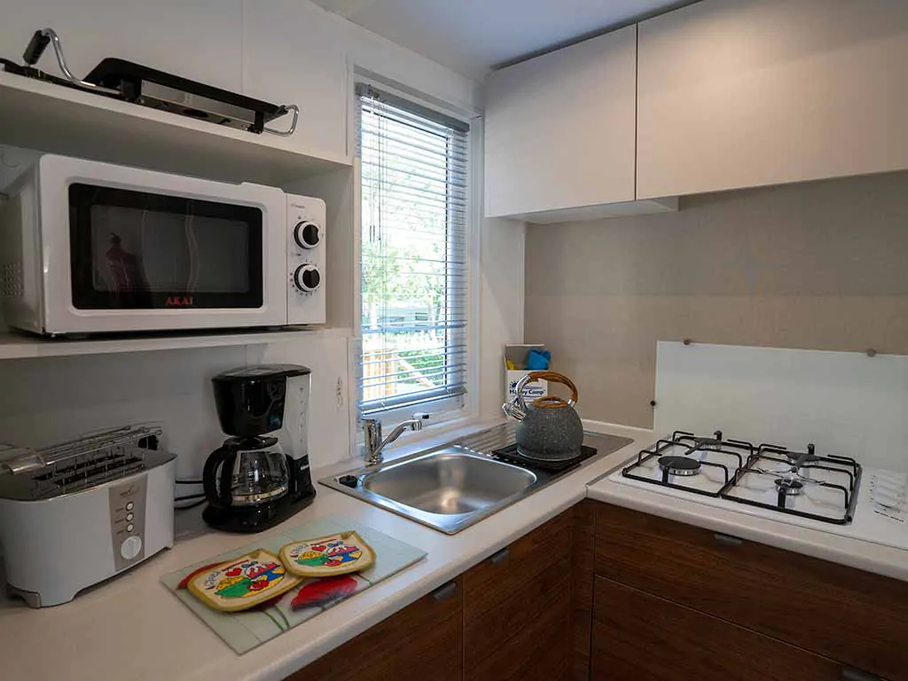 mobile-home-happy-premium-suite-kitchen-2-4