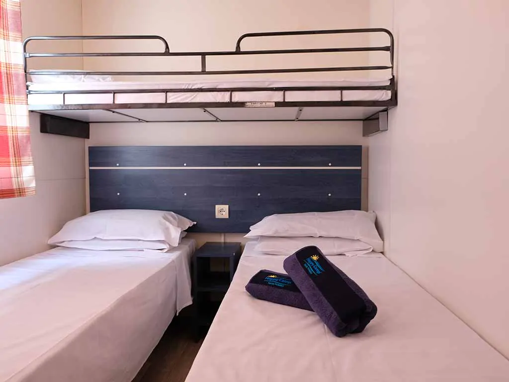 mobile-home-happy-standard-bedroom-2-6