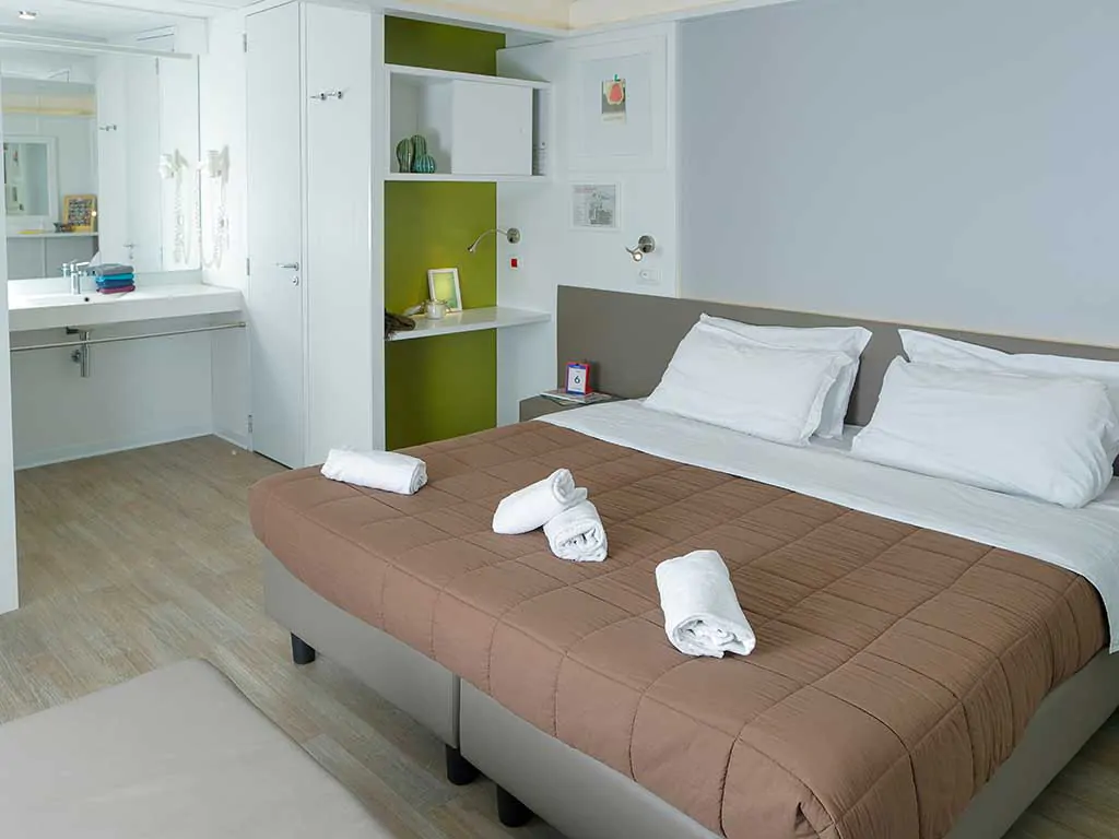 venezia-camping-intown-hu-stay-smart-s-mobile-homes-bedroom-viii