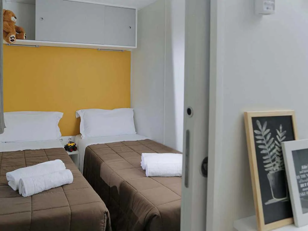 hu-stay-smart-xl-mobile-homes-bedroom-i