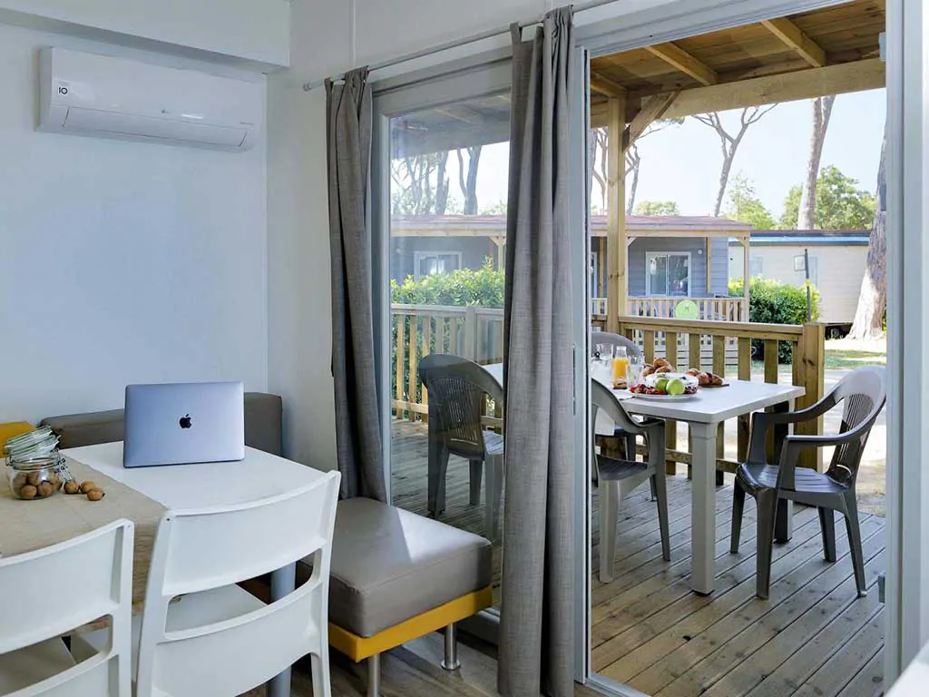 hu-stay-smart-xl-mobile-homes-exterior-und-terrace