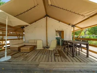 safari-luxe-tent-exterior-i