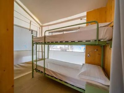 safari-luxe-tent-interior-bedroom-single-beds-bunk-bed