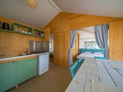 safari-luxe-tent-interior-kitchen-dining-table