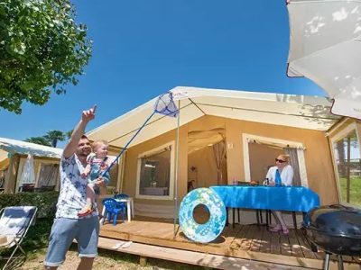 tent-bungalow-for-5-persons-exterior