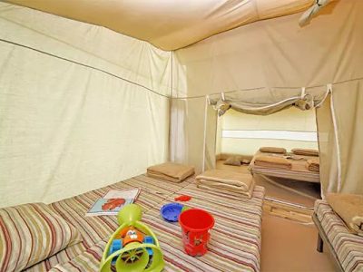 tente-bungalov-5-persons-interior-bedroom-ii