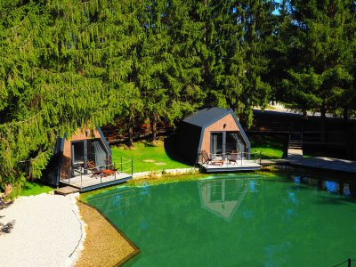 plitvice-holiday-resort-exterior-house-near-the-lake-glamping-x
