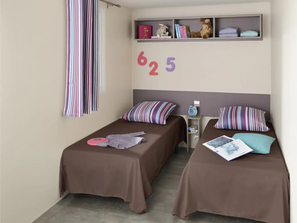 venue-holidays-grand-800-single-beds-2