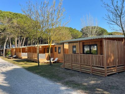 campsite-sun-lodge-sabai-exterior-drive-way-3