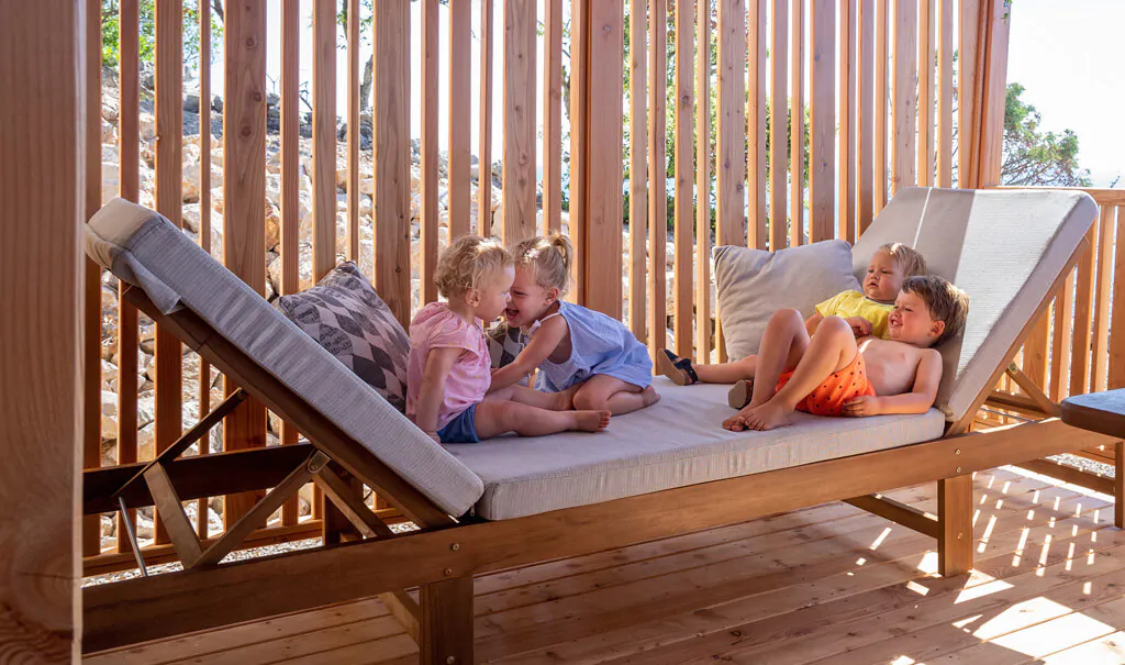 mobile-home-sunlodge-catalpa-exterior-terrace-i