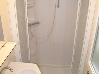 mobile-home-sunlodge-redwood-interior-bathroom-4