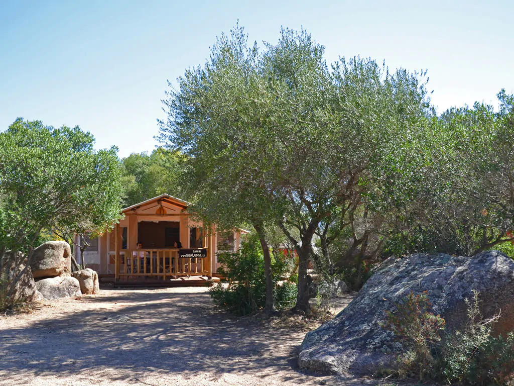 sunlodge-safari-tent-exterior-environment