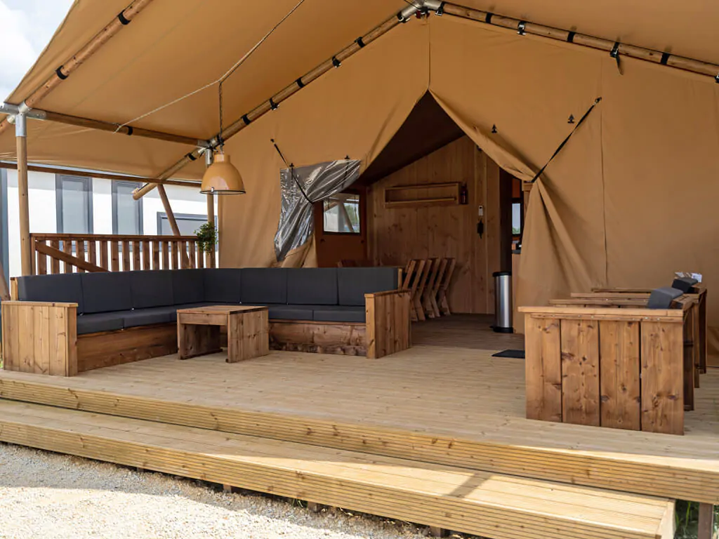 sunlodge-taiga-tent-exterior-terrace-i
