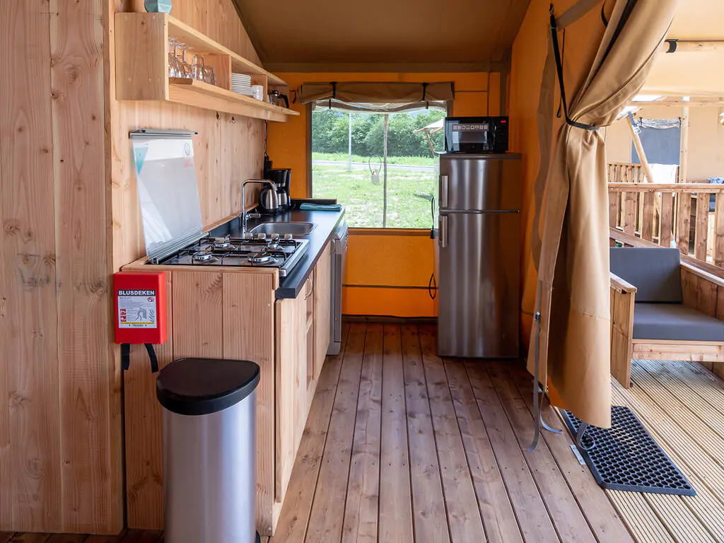 sunlodge-taiga-tent-interior-kitchen
