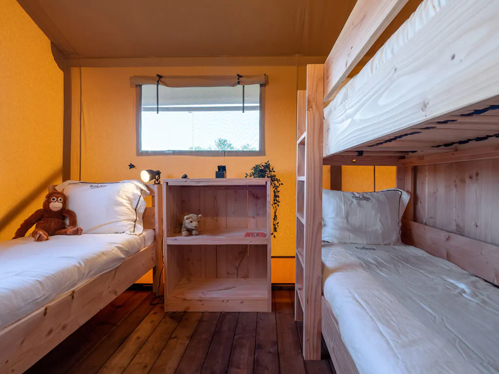 sunlodge-taigakambi-interior-bedroom-i