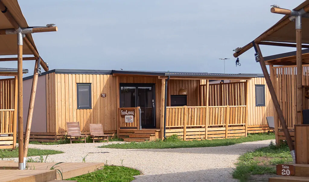 mobile-home-sunlodge-catalpa-exterior-2