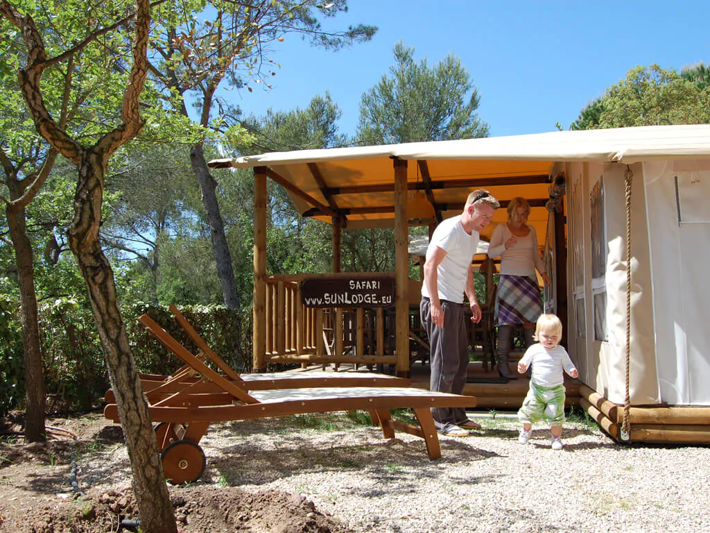 sunlodge-safari-tent-exterior-garden-4