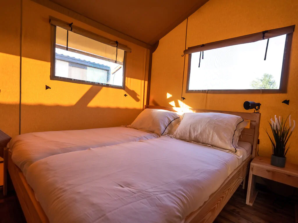 sunlodge-taiga-tent-interior-bedroom-2