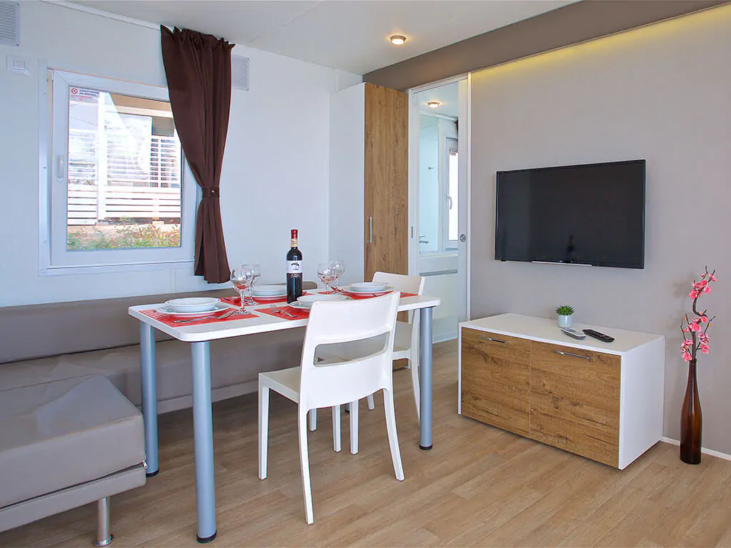 camping-cikat-interior-of-mobile-home-type-c-ii