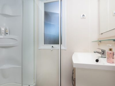 campsite-cenesatico-cottage-cesenatico-interior-bathroom