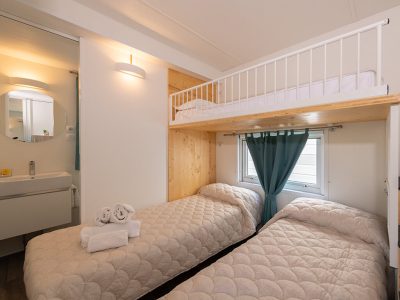 campsite-cesenatico-mobile-home-antares-interior-bedroom-siingle-beds