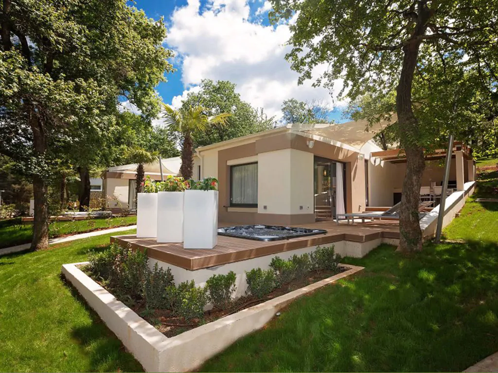 villas-bellevue-resort-classic-villa-plus-exterior-terrace-2