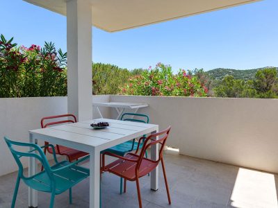 campsite-jezera-lovisca-apartament-b-exterior-terrace
